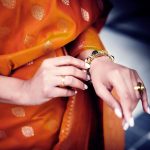 Esha Gupta Instagram – एक चेहरा है जो आँखों में बसा रहता है
इक तसव्वुर है जो तन्हा नहीं होने देता

नानी की साड़ी
Jewels @amarisbyprernarajpal 
Photographed by @luvechristianjournal 
Hmu by me
#chitrabhartifilmfestival Panchkula  Haryana India