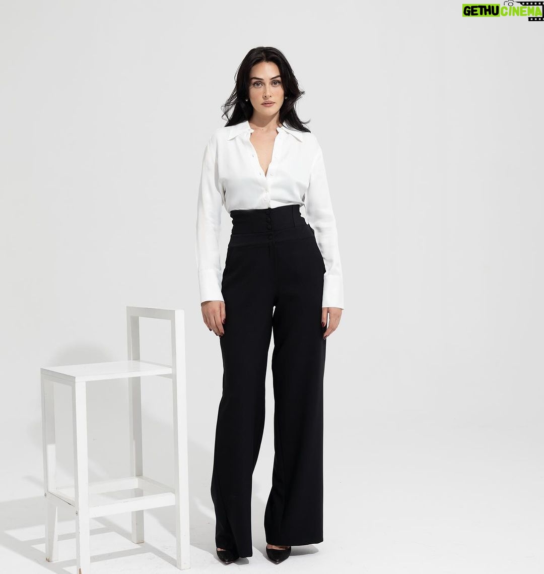 Esra Bilgiç Instagram - Trendyol has launched to GULF countries. Check out my picks from Trendyol Collection. ♥️ Trendyol Collection ile Körfez ülkelerine özel hazırladığım koleksiyonumu sizlerle buluşturuyorum. @trendyol.ar #işbirliği
