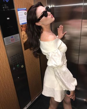 Esra Bilgiç Instagram - 🍅
