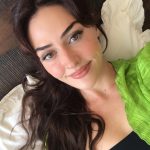 Esra Bilgiç Instagram -