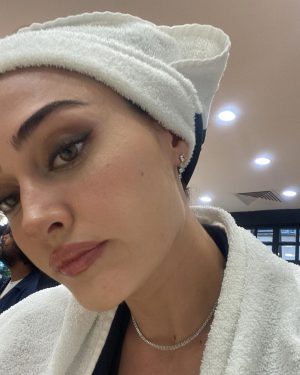 Esra Bilgiç Instagram - ♥️