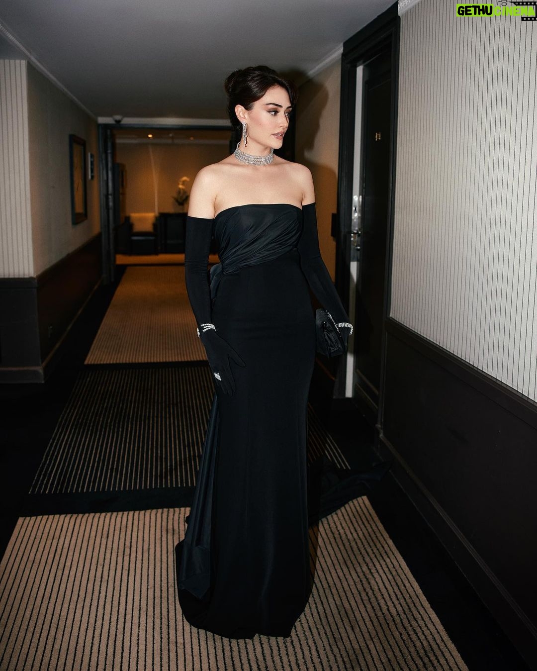 Esra Bilgiç Instagram - 🖤 Hôtel Barrière Le Majestic Cannes
