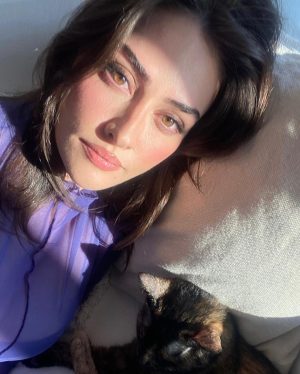Esra Bilgiç Instagram - 🤍