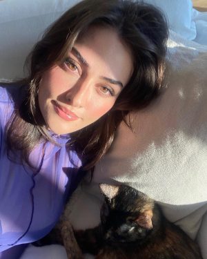 Esra Bilgiç Instagram - 🤍