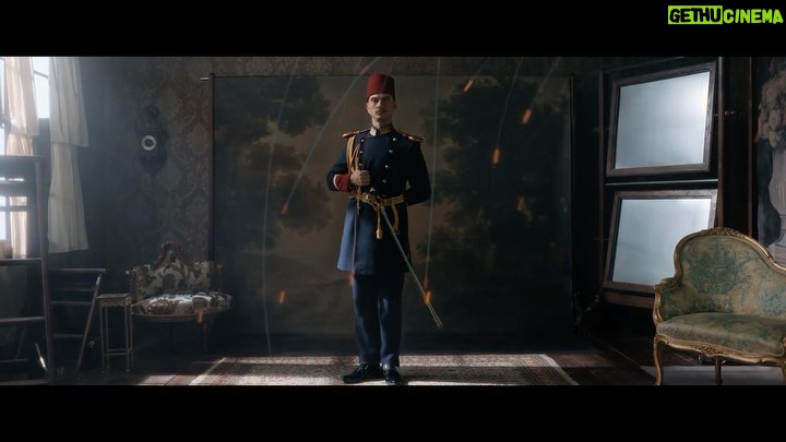 Esra Bilgiç Instagram - “Ben Yarbay Mustafa Kemal. Ben size taarruz emretmiyorum, ölmeyi emrediyorum.” #ATATÜRK 1. film, 3 Kasım’da sinemalarda! #MehmetAdaÖztekin @iynemliarasbulut @ataturkthemovie @lanistarmedia