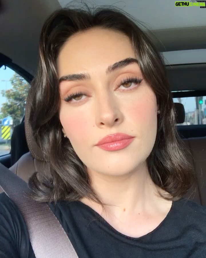 Esra Bilgiç Instagram - 🍓