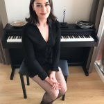 Esra Bilgiç Instagram – Uzun bir aradan sonra yeniden buluştuk.🎹 #sadecebaşlangıçlarvardır