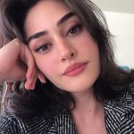 Esra Bilgiç Instagram –