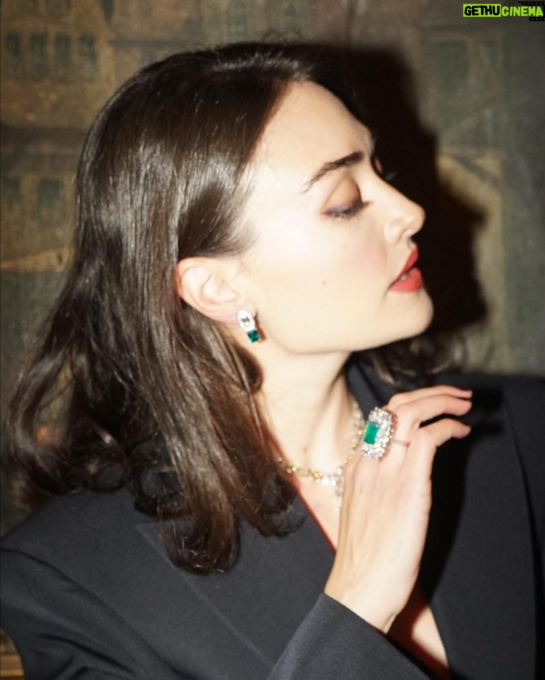 Esra Bilgiç Instagram - @karunjewellery @salihbalta