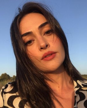 Esra Bilgiç Instagram - 🤍