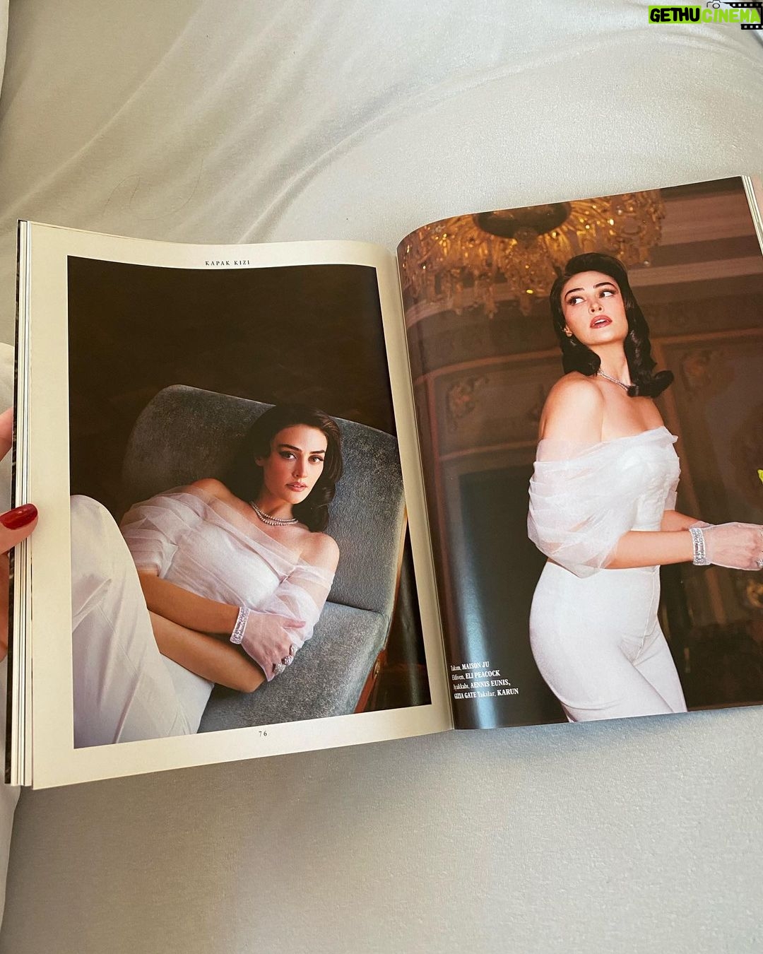 Esra Bilgiç Instagram - 🍸 @lofficielturkiye 🤍