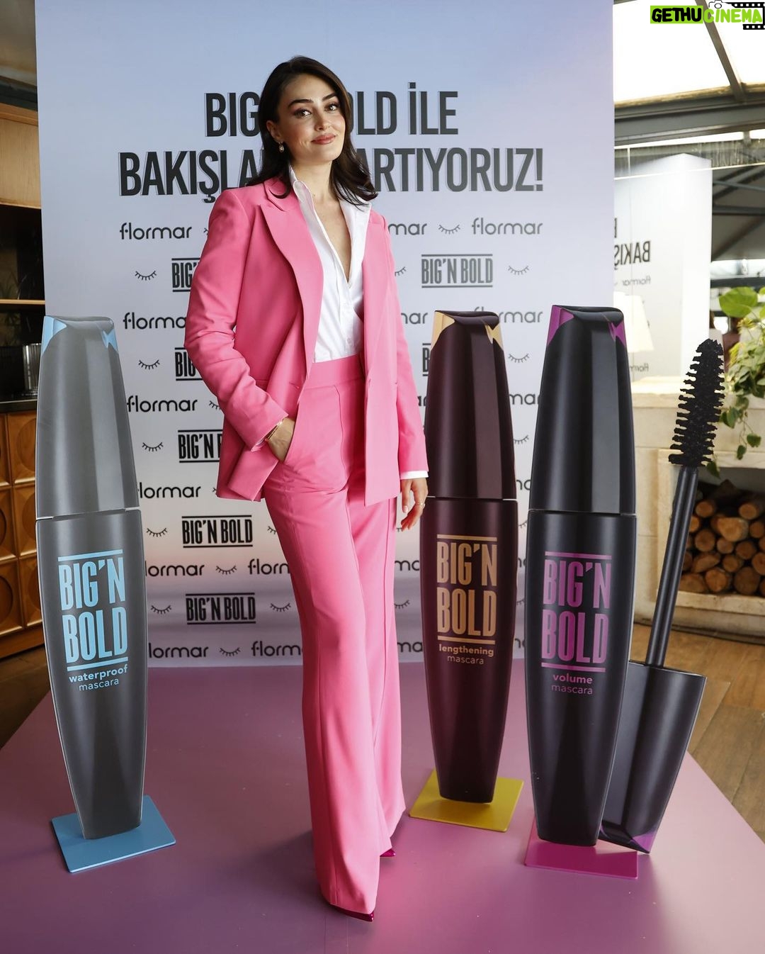 Esra Bilgiç Instagram - @flormarturkiye 💘 #flormar