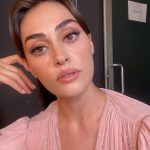 Esra Bilgiç Instagram -