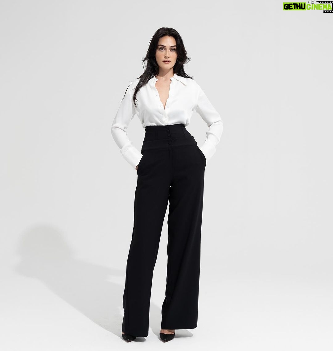 Esra Bilgiç Instagram - Trendyol has launched to GULF countries. Check out my picks from Trendyol Collection. ♥️ Trendyol Collection ile Körfez ülkelerine özel hazırladığım koleksiyonumu sizlerle buluşturuyorum. @trendyol.ar #işbirliği