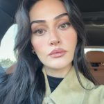Esra Bilgiç Instagram -