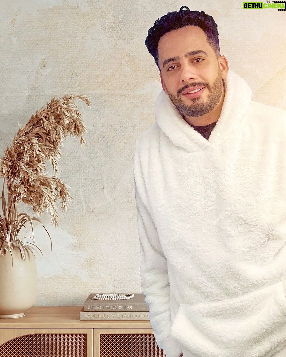 Essam Elsakka Instagram - #winter ❄️ #white #essamelsaka ✌️#مسلسل_صدفة