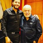 Essam Elsakka Instagram - احتفالية صناع وابطال مسلسل وسط البلد ب توقيع الجزء الثاني من المسلسل ربنا يكتب لنا التوفيق والنجاح ✌️✌️💚 #وسط_البلد @mbcmasrtv. @shahid.vod