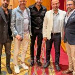 Essam Elsakka Instagram - احتفالية صناع وابطال مسلسل وسط البلد ب توقيع الجزء الثاني من المسلسل ربنا يكتب لنا التوفيق والنجاح ✌️✌️💚 #وسط_البلد @mbcmasrtv. @shahid.vod