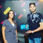 Essam Elsakka Instagram - شكر راديو ٩٠٩٠ و شكرا المذيعة الشاطرة المتألقة فاطمة مصطفي …. الحمد لله 🤲❤️ @elradio9090
