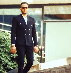 Essam Elsakka Instagram - #بيت_عز #إلا_أنا 💚💚💚 by:: @salmabouelnaga stylist:: @byisraafekriii