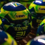 Esteban Ocon Instagram - Minis minis minis! ✍🏼 thank you for all your orders and support, there’s still a few left in stock just in time for the holidays! 🤩 Merci beaucoup pour toutes vos commandes de mini-casques, il en reste encore une quantité limitée juste avant Noël! 🙏🏼