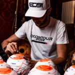Esteban Ocon Instagram - Minis minis minis! ✍🏼 thank you for all your orders and support, there’s still a few left in stock just in time for the holidays! 🤩 Merci beaucoup pour toutes vos commandes de mini-casques, il en reste encore une quantité limitée juste avant Noël! 🙏🏼