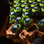 Esteban Ocon Instagram - Minis minis minis! ✍🏼 thank you for all your orders and support, there’s still a few left in stock just in time for the holidays! 🤩 Merci beaucoup pour toutes vos commandes de mini-casques, il en reste encore une quantité limitée juste avant Noël! 🙏🏼