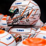 Esteban Ocon Instagram - Minis minis minis! ✍🏼 thank you for all your orders and support, there’s still a few left in stock just in time for the holidays! 🤩 Merci beaucoup pour toutes vos commandes de mini-casques, il en reste encore une quantité limitée juste avant Noël! 🙏🏼