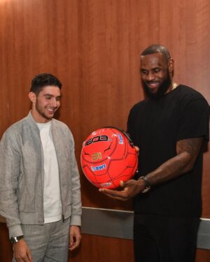 Esteban Ocon Instagram - That was cool 🏀 @kingjames