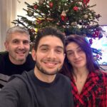 Esteban Ocon Instagram - I’m only a morning person on December 25th. Merry Christmas to everyone celebrating! 🎄😁 Joyeux Noël à tous!