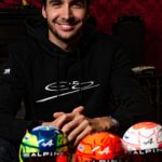Esteban Ocon Instagram - Holiday giveaway!! 🎁🎄 To try and win a signed mini helmet or the special surprise: 1. Like the video ❤️ 2. Follow @teamestebanocon + @estebanocon 📱 3. Tag two friends in the comments (the more you comment, the more chances to win!) 🤝 4. Share the post in your story 🤩 We’ll draw the winners and random and get in touch via DM to send you your free gift! Good luck! 🙌🏼 — Concours de Noël!! 🎄🎁 Pour tenter ta chance de gagner gratuitement un mini-casque signé ou la surprise spéciale, c’est simple: 1. Like cette video ❤️ 2. Follow @teamestebanocon + @estebanocon📱 3. Identifie deux potes en commentaires (plus tu commentes, plus tu as des chances de gagner) 🤝 4. Partage la vidéo en Story 🤩 Les gagnants seront prévenus par MP après un TAS début Janvier. Bonne chance à tous! 🙌🏼