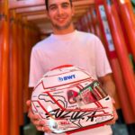 Esteban Ocon Instagram - Special helmet for a special place. ❤️🤍 おもてなしに感謝します、私の特別なヘルメットを気に入っていただければ幸いです