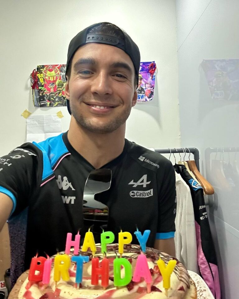 Esteban Ocon Instagram - I get to race on my birthday, doesn’t get much better than that! 🎉 thank you all for the birthday wishes, means a lot 💙 merci à tous pour vos voeux d'anniversaire! 🎂 Singapore Grand Prix