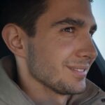 Esteban Ocon Instagram - Toujours prendre la route en sécurité avec @moncoyote ! Bonnes vacances à tous ! 🏝️ - Always safe on the roads with @moncoyote ! Happy holidays to all ! 😎