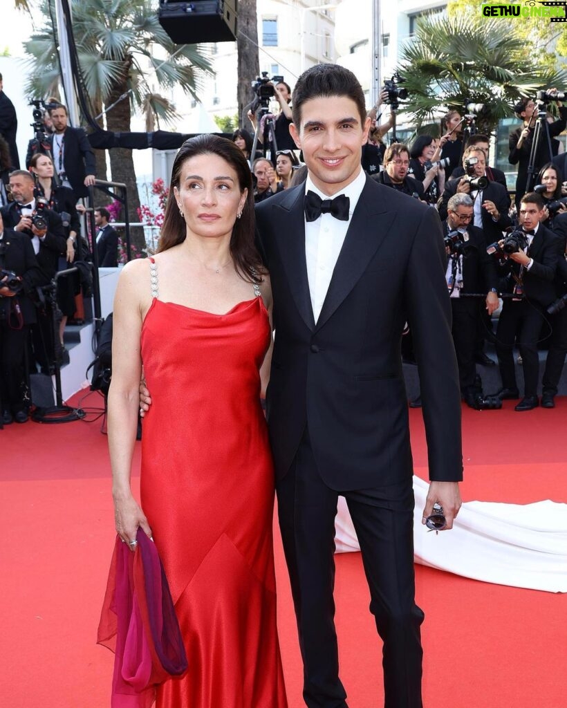 Esteban Ocon Instagram - Bucket list: Cannes Festival with mum ✅😊 #asteroidcity Merci @berluti 👌🏼 Cannes, France