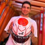 Esteban Ocon Instagram - Special helmet for a special place. ❤️🤍 おもてなしに感謝します、私の特別なヘルメットを気に入っていただければ幸いです