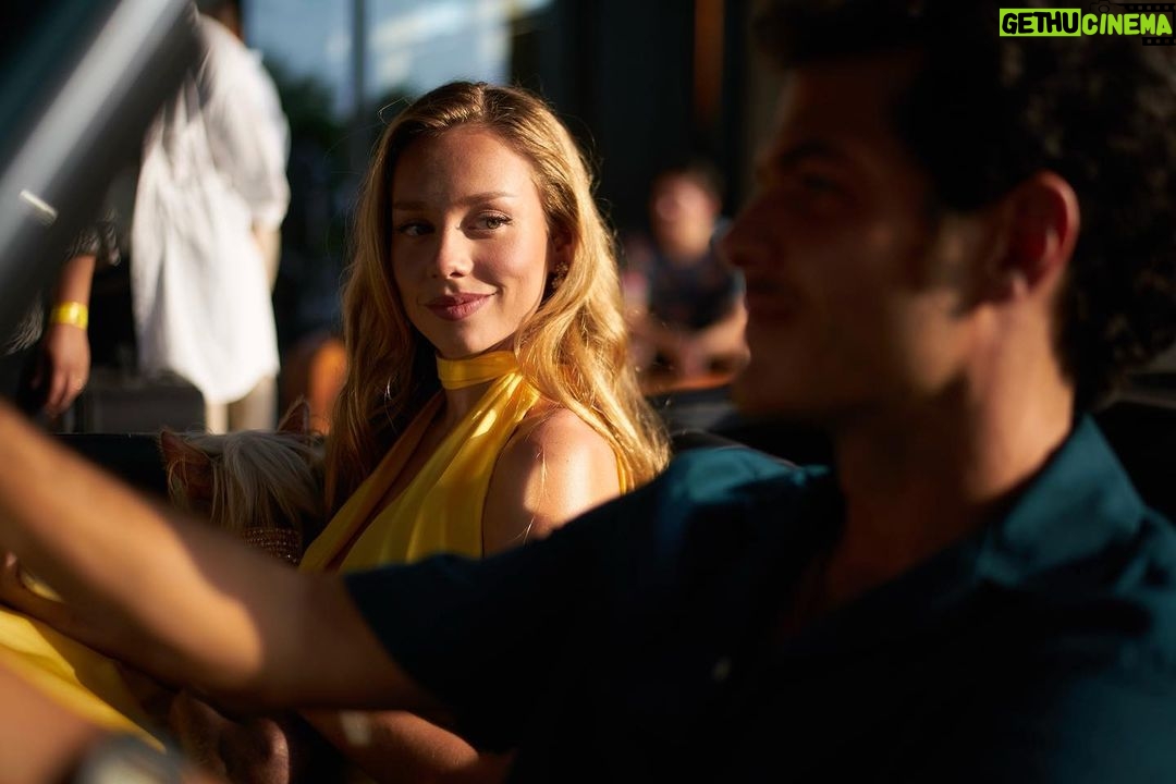 Ester Expósito Instagram - tenéis ganas de conocer a Lilí ??? 💛 Bandidos