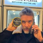 Ethan Hawke Instagram – I have a short and SWEET cameo in #GlassOnion. So I had to call @RianCJohnson and tell him about this new ice cream flavor at my local shop.
The movie is now streaming on Netflix.