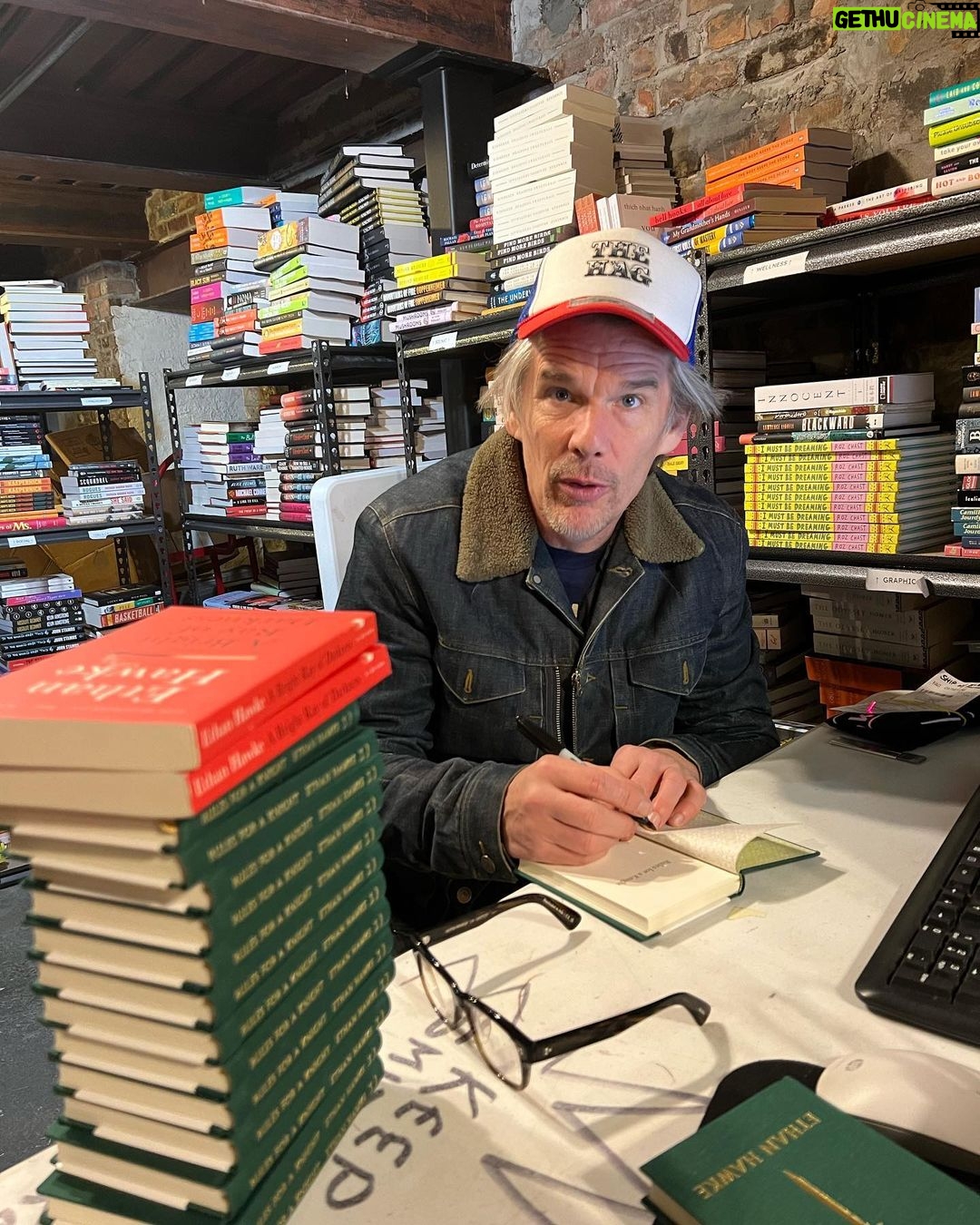 Ethan Hawke Instagram - It’s the holiday season… and I’ve been back signing books at @booksaremagicbk! Grab 'em while you can 🎁