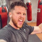 Ethan Payne Instagram - world was robbed of Behzinga vs Nick Crompton 🥊 wearing @gymshark ‘speed’ tee & ‘sport’ shorts #ad ⚡️ London, United Kingdom