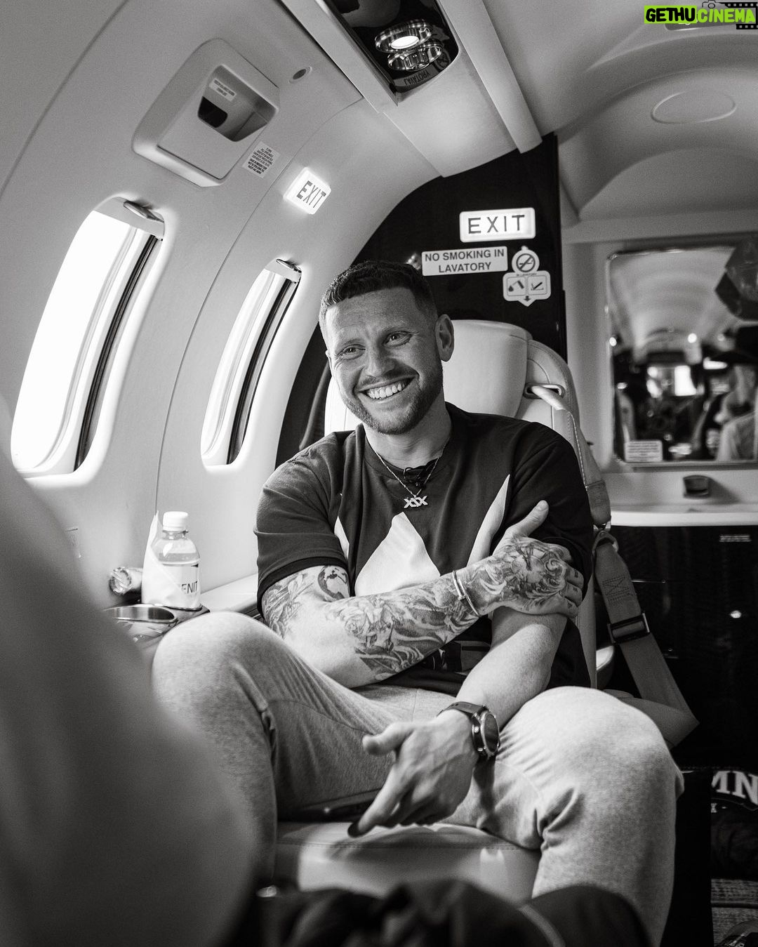 Ethan Payne Instagram - happy travels ✈️ London, United Kingdom