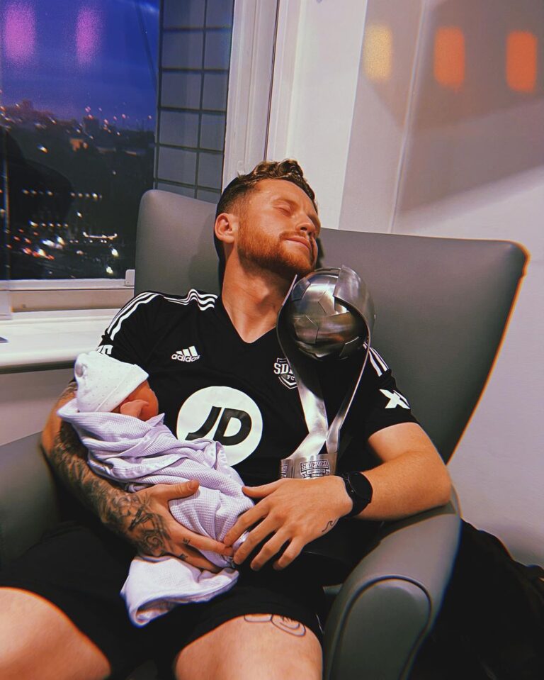 Ethan Payne Instagram - What a weekend, Welcome to the world Olive Ottilie Payne 💚 My heart couldn’t be more full, I am beyond proud of @faithlouisak for everything. Women are super heroes. Forever loving my little family 🫒💚 London, United Kingdom