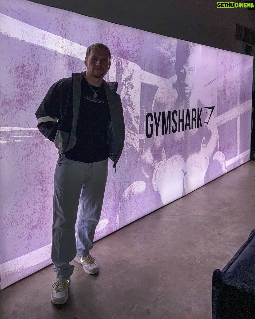 Ethan Payne Instagram - Had a sick night down @gymshark’s fight night for the local, what a fight 🤯 Congratulations to AJ for that spectacular KO, Heavyweight division looking exciting for the upcoming months 🥊 Unfathomable respect for Francis Ngannou, taken on 2 of the hardest fights in boxing and carried himself with the greatest respect in both instances 👑 London, United Kingdom