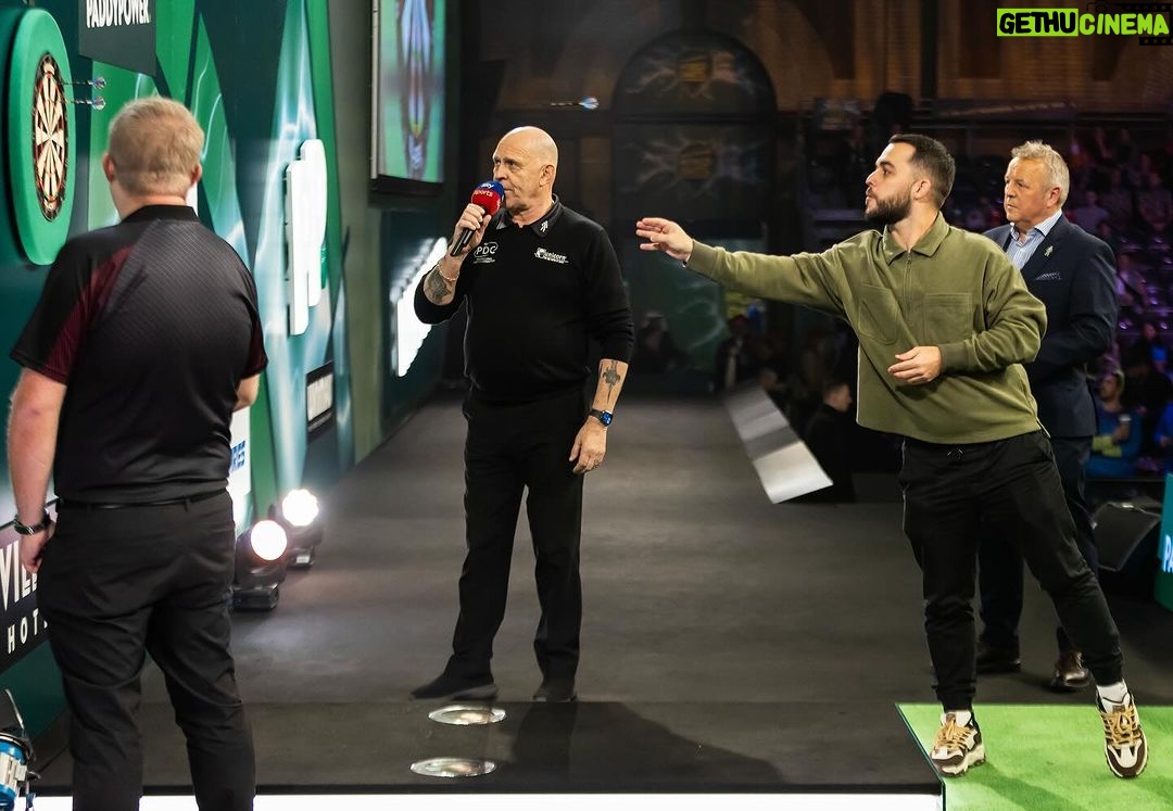 Ethan Payne Instagram - @behzingagram the first winner on the Ally Pally stage this evening! ⚒️ Alexandra Palace