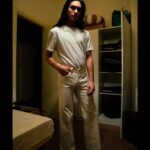 Ethan Torchio Instagram - Io, i miei pantaloni, e il caos. #quarantethan