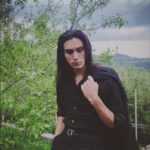 Ethan Torchio Instagram - Supererò le correnti gravitazionali, lo spazio e la luce per non farti invecchiare.