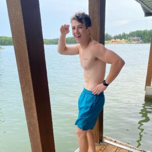 Ethan Wacker Instagram - Lake day w the fam #shotbymom