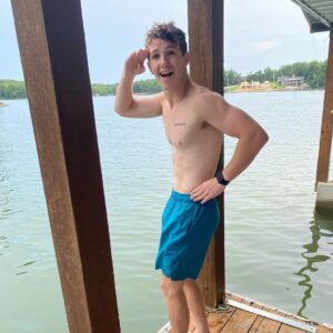 Ethan Wacker Instagram - Lake day w the fam #shotbymom
