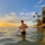 Ethan Wacker Instagram - I love how in Hawaii throwing up shakas every 20 seconds isn’t unusual Oahu, Hawaii
