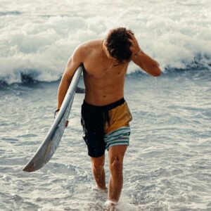 Ethan Wacker Instagram - When in Hawaii, you kinda have to surf 🏄🏼‍♂️. Don’t let these pics fool you tho, I’m so bad at it 😭😂